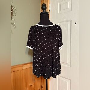 DKNY Black and White Relaxed Boxy Tee with Lips design size Small NWT